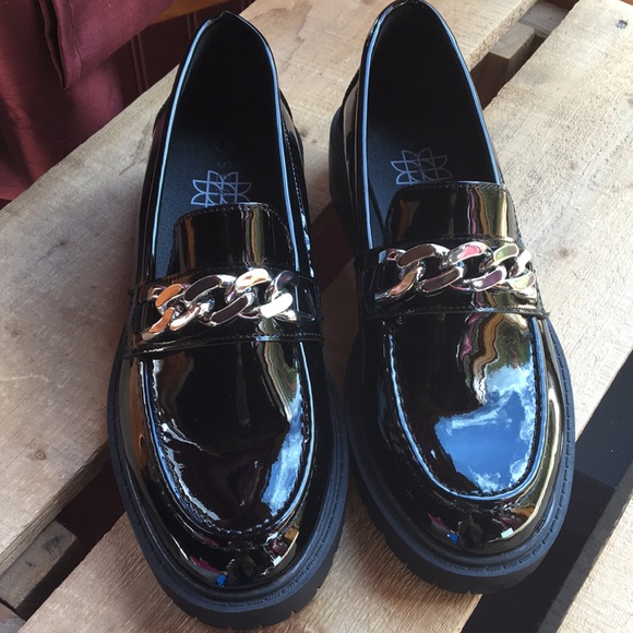 Black Patent Leather Loafers with Chain Detail - Picture 2 of 6